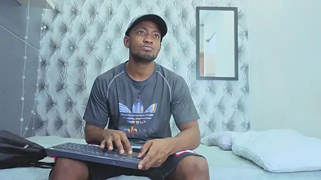 Snapshot of Stevenbrand chatting on December 4, 2025, 6:49 pm Stevenbrand online show from December 4, 2025, 6:49 pm