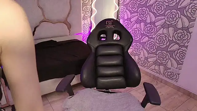 KATANA TAY online show from November 3, 2025, 12:06 pm