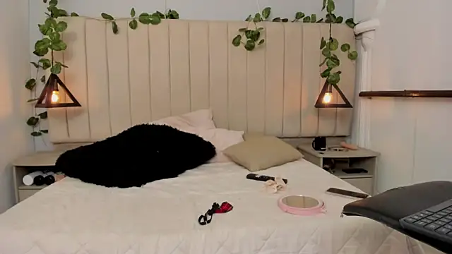 Amelia Brixton online show from November 30, 2025, 4:22 pm