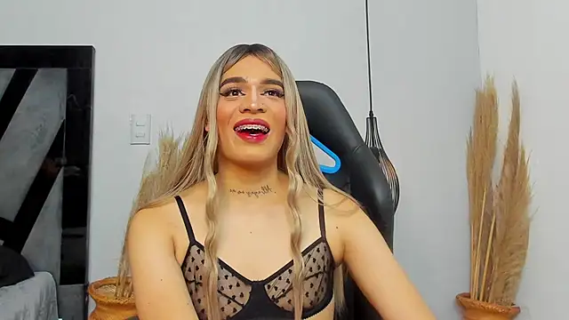 Snapshot of Amelia_Brixton chatting on December 18, 2025, 4:29 am Amelia Brixton online show from December 18, 2025, 4:29 am