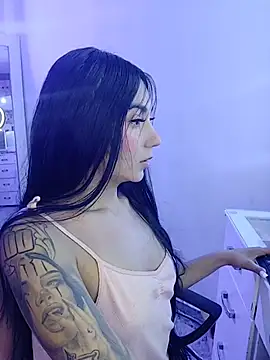 dulcefox21 online show from November 18, 2025, 4:28 am