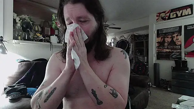 biggerisbetter12 online show from April 21, 2026, 7:39 pm