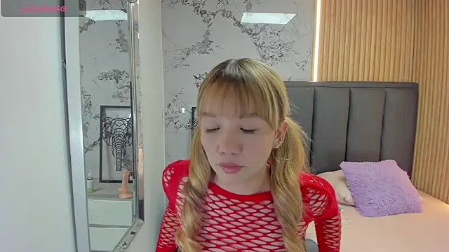 DARIAJACKSON online show from November 12, 2025, 7:46 pm