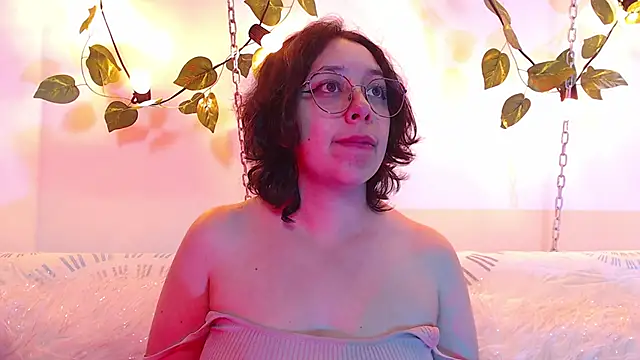 Milie yue online show from October 22, 2025, 2:34 am