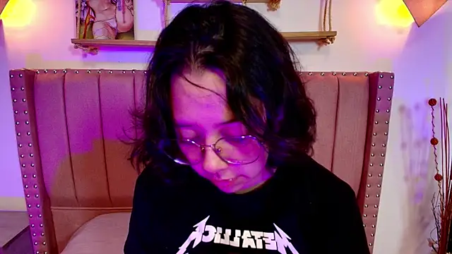 Milie yue online show from November 5, 2025, 2:06 pm