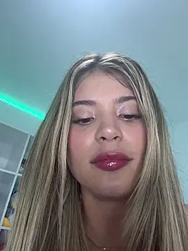 Snapshot of _Alicee_1 chatting on November 2, 2025, 1:19 am Alicee 1 online show from November 2, 2025, 1:19 am