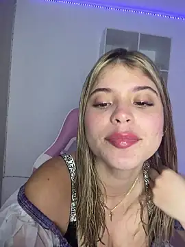 Snapshot of _Alicee_1 chatting on November 25, 2025, 1:38 am Alicee 1 online show from November 25, 2025, 1:38 am