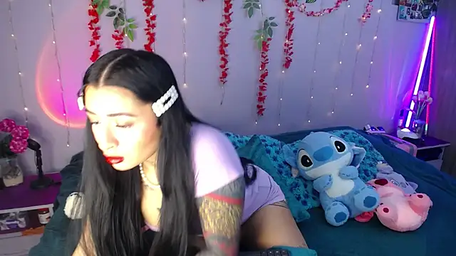 NathallyRouse online show from December 5, 2025, 2:20 am