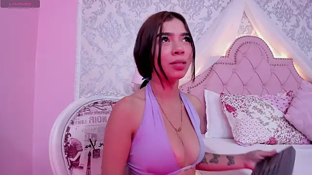 GabrielaSuarez online show from November 7, 2025, 1:16 am