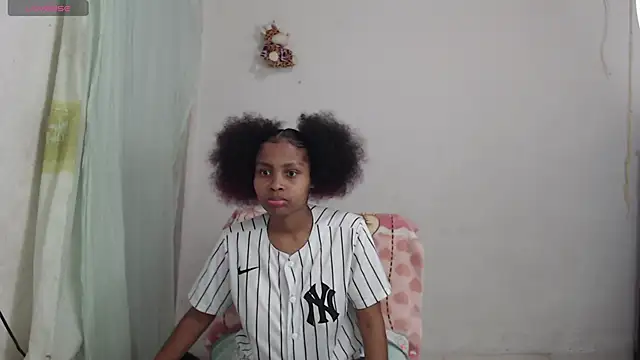 kataleya2021 online show from October 19, 2025, 12:33 am