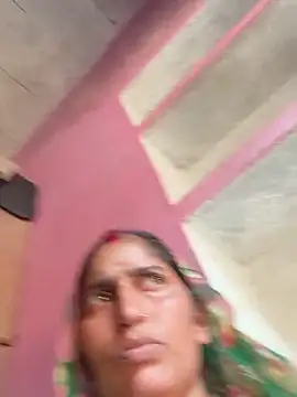 Snapshot of Pooja_shre chatting on May 17, 2026, 11:06 am Pooja shre online show from May 17, 2026, 11:06 am