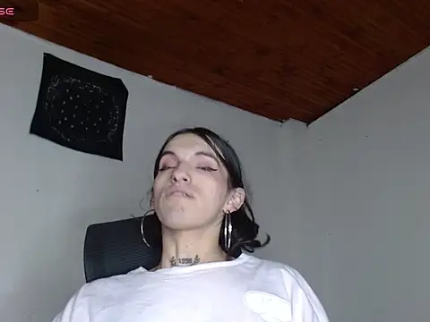 Snapshot of Scarlett_crastrawberry chatting on April 23, 2026, 2:02 am Scarlett crastrawberry online show from April 23, 2026, 2:02 am