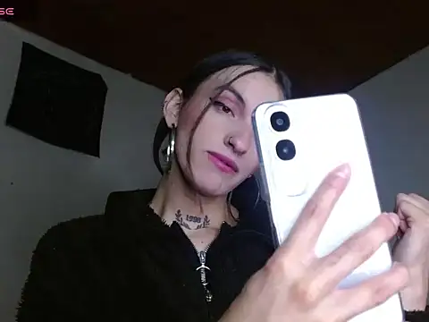 Snapshot of Scarlett_crastrawberry chatting on April 24, 2026, 1:08 am Scarlett crastrawberry online show from April 24, 2026, 1:08 am