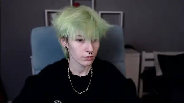 guitarandangell online show from November 1, 2025, 11:23 am