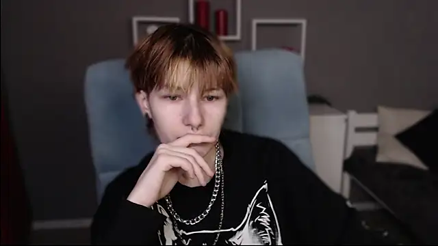 guitarandangell online show from March 4, 2026, 1:50 pm