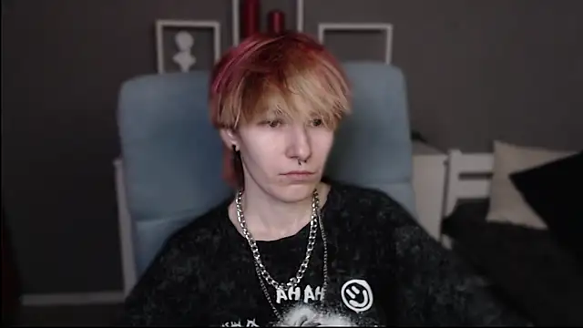 guitarandangell online show from April 18, 2026, 7:45 am