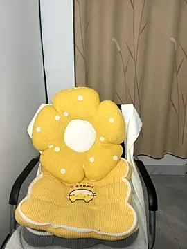 zxcvbnmqwas213 online show from November 12, 2025, 1:55 pm