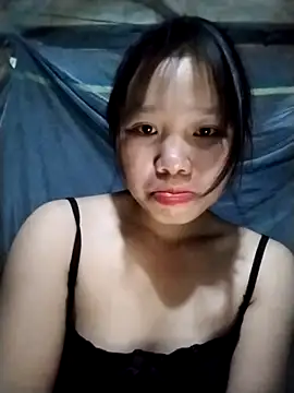 linh-miu99 online show from October 23, 2025, 3:22 pm