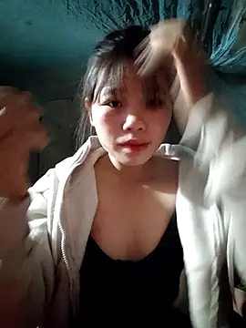 linh-miu99 online show from November 30, 2025, 3:38 pm