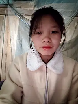 linh-miu99 online show from February 8, 2026, 8:12 pm