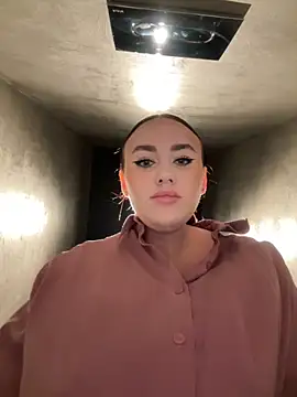 KiraSunshine online show from October 25, 2025, 3:25 am