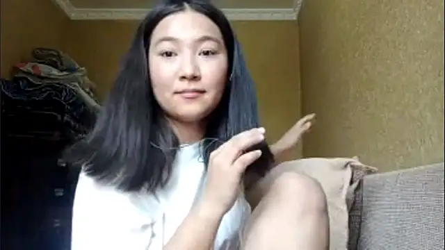 LinneaHyles online show from October 27, 2025, 6:06 am