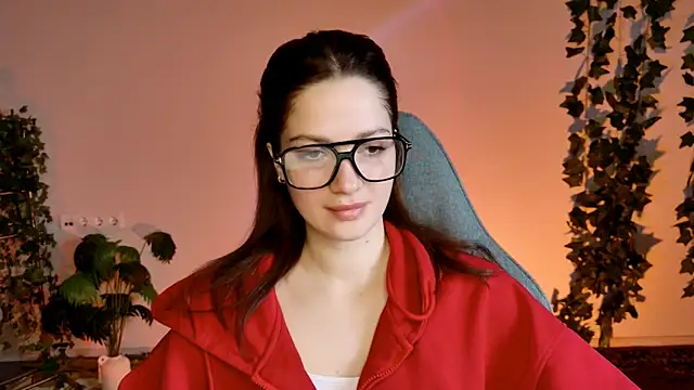 KiraVair online show from April 26, 2026, 10:24 am