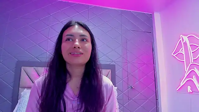 Snapshot of ViolettRouse chatting on December 16, 2025, 4:34 pm ViolettRouse online show from December 16, 2025, 4:34 pm