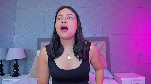 Snapshot of ViolettRouse chatting on January 7, 2026, 3:36 pm ViolettRouse online show from January 7, 2026, 3:36 pm