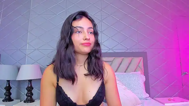 Snapshot of ViolettRouse chatting on January 9, 2026, 3:59 pm ViolettRouse online show from January 9, 2026, 3:59 pm