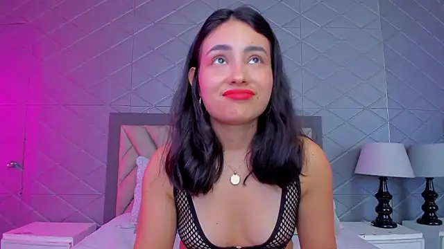 Snapshot of ViolettRouse chatting on January 11, 2026, 9:20 pm ViolettRouse online show from January 11, 2026, 9:20 pm