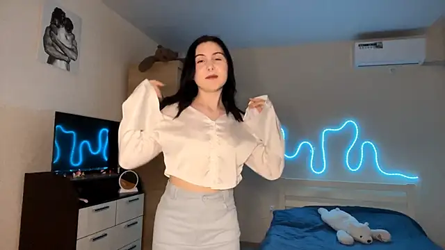 MyraLitterers online show from April 21, 2026, 4:23 pm