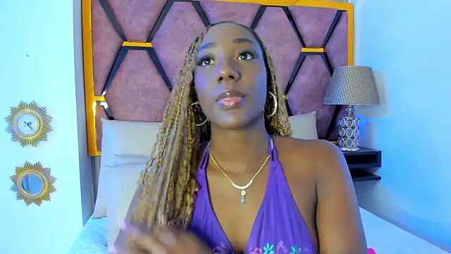 BritneyWalkers online show from November 22, 2025, 7:35 pm