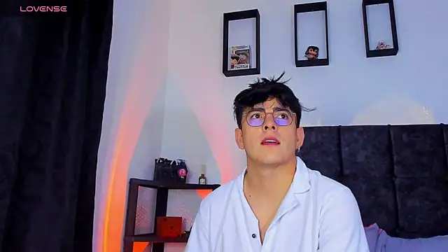 Theo Noxxx online show from October 19, 2025, 2:45 am