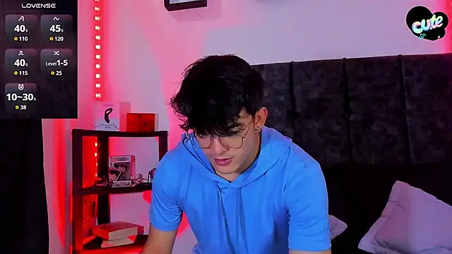 Theo Noxxx online show from November 18, 2025, 5:39 pm