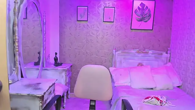 Sofia clk online show from December 20, 2025, 3:24 am