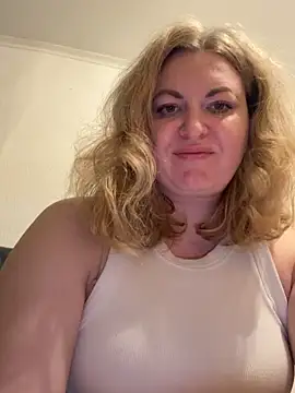 Amelia-Diamond online show from November 17, 2025, 6:41 am