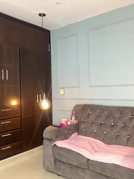 Snapshot of Orianabluee_ chatting on November 12, 2025, 3:18 am Orianabluee online show from November 12, 2025, 3:18 am