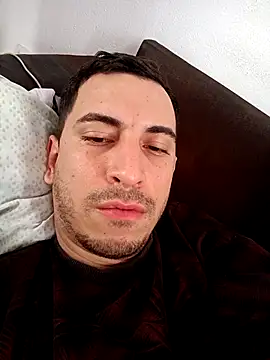 villamarinalvarez25 online show from December 5, 2025, 2:47 pm