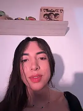 valeriahornier online show from February 16, 2026, 3:46 am