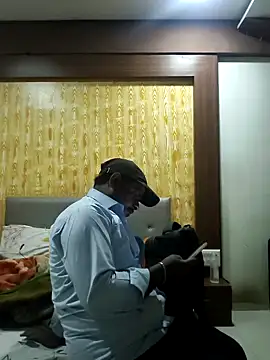 Snapshot of RNlov chatting on November 13, 2025, 10:03 am RNlov online show from November 13, 2025, 10:03 am