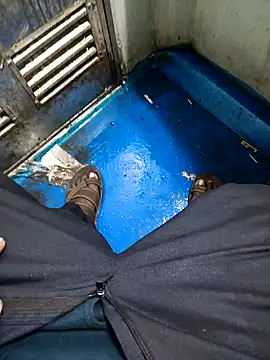 Snapshot of RNlov chatting on November 14, 2025, 12:31 am RNlov online show from November 14, 2025, 12:31 am