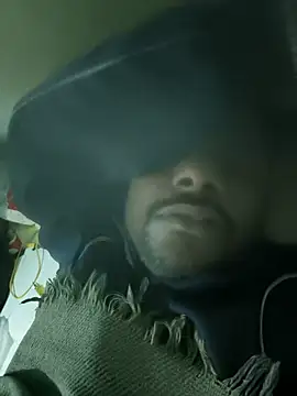 Snapshot of RNlov chatting on November 17, 2025, 8:25 pm RNlov online show from November 17, 2025, 8:25 pm