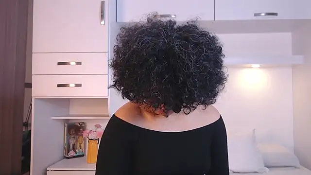 MartiRuis10 online show from October 27, 2025, 9:19 pm