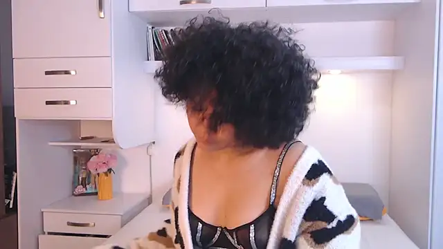 MartiRuis10 online show from December 4, 2025, 12:20 am