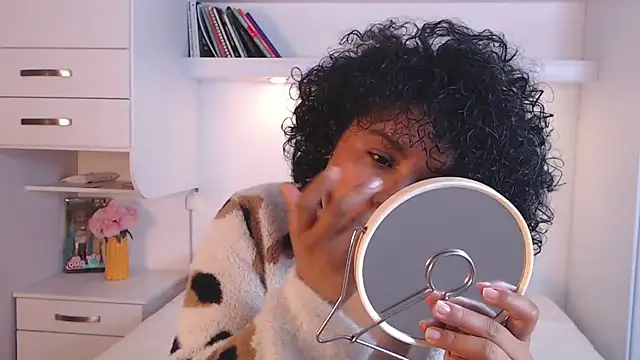 MartiRuis10 online show from December 4, 2025, 10:18 pm