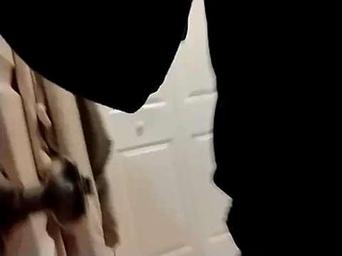 Snapshot of burby79 chatting on December 4, 2025, 7:28 am burby79 online show from December 4, 2025, 7:28 am