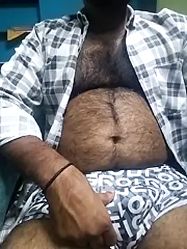 DesiBlackBull online show from November 3, 2025, 5:47 pm