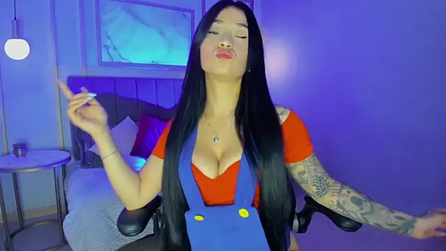 Nahome Kuperth online show from October 26, 2025, 4:07 am