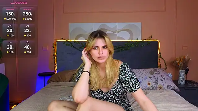 Snapshot of NayaMorel chatting on December 3, 2025, 4:05 pm NayaMorel online show from December 3, 2025, 4:05 pm